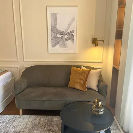 Golden Olive Boutique With Private Parking