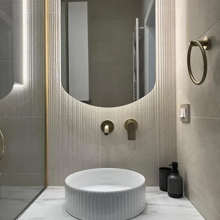 Golden Olive Boutique With Private Parking Novi Sad