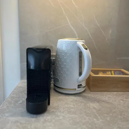 Golden Olive Boutique With Private Parking *