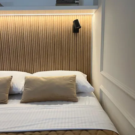 Golden Olive Boutique With Private Parking Apartmán