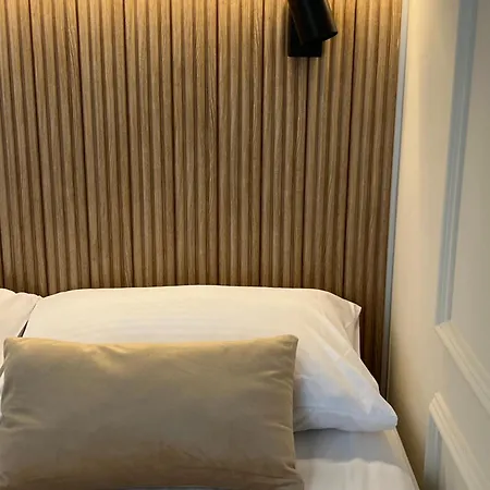 Golden Olive Boutique With Private Parking Apartmán