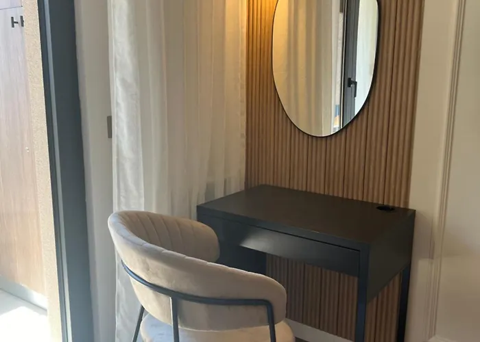 Golden Olive Boutique With Private Parking *