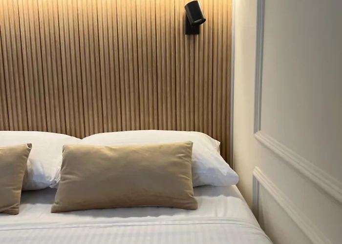 Golden Olive Boutique With Private Parking شقة