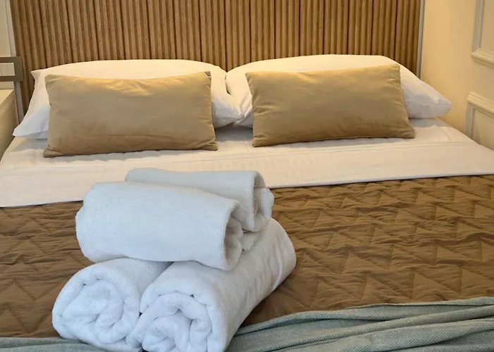 Golden Olive Boutique With Private Parking شقة