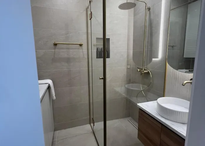 Golden Olive Boutique With Private Parking شقة نوفي ساد