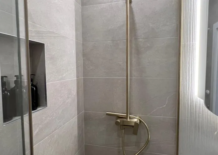 Golden Olive Boutique With Private Parking شقة